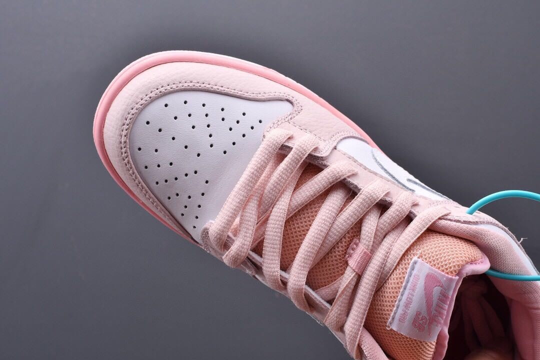 Dunk SB x STAPLE Low ROSA