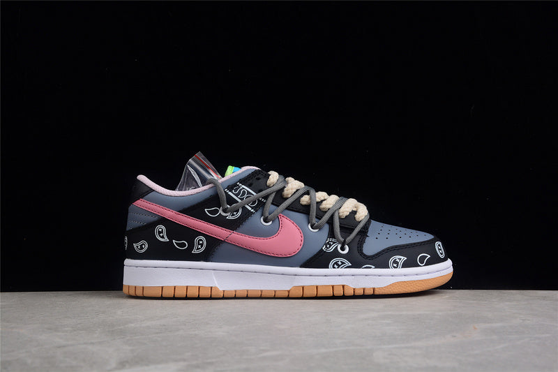 SB DUNK LOW SE