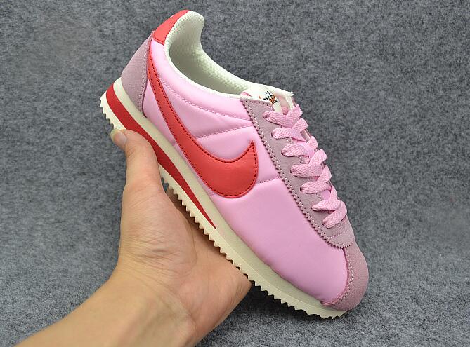 CLASSIC CORTEZ