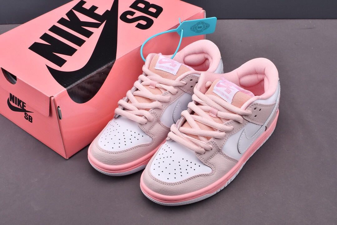 Dunk SB x STAPLE Low ROSA