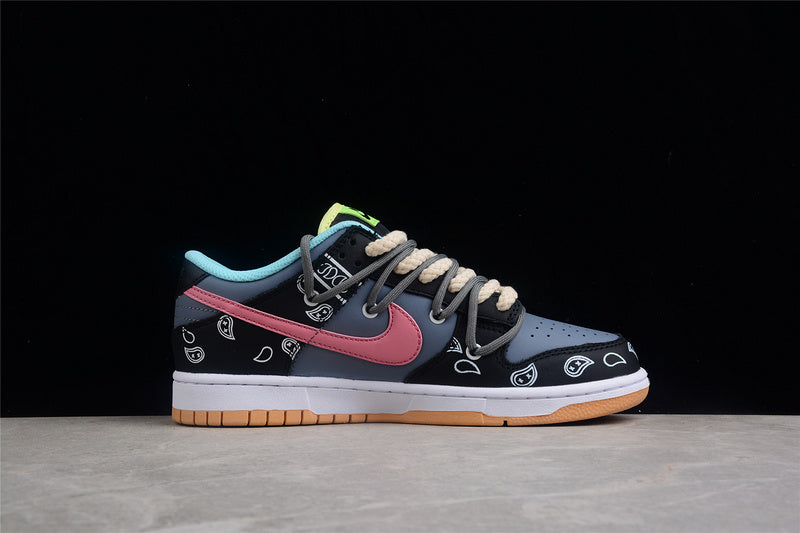 SB DUNK LOW SE