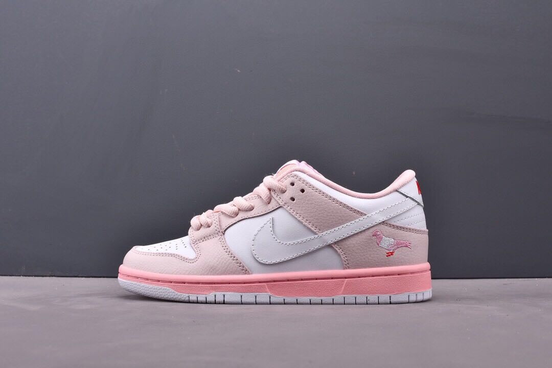 Dunk SB x STAPLE Low ROSA