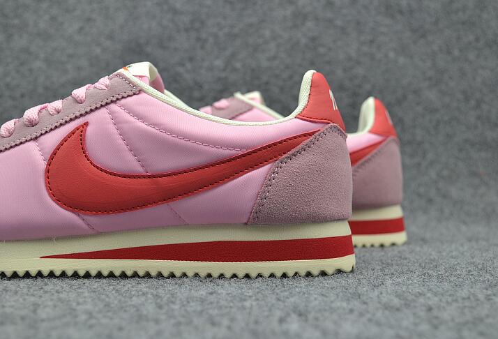 CLASSIC CORTEZ