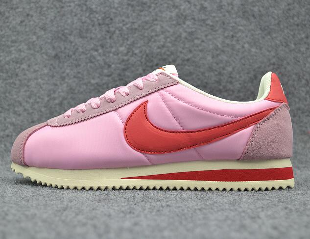 CLASSIC CORTEZ